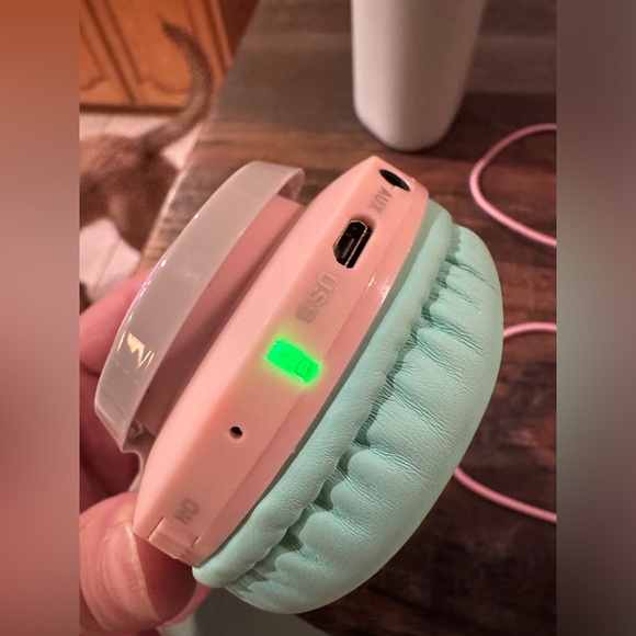 Riwbox WT-7S BT Headphones Light Up, Foldable Stereo Wireless Headset Kids - Picture 7 of 15